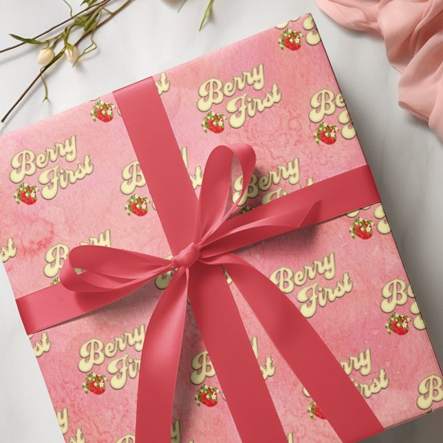 Berry 1. Geburtstag Pink White Strawberry Gold Geschenkpapier (Von Creator hochgeladen)