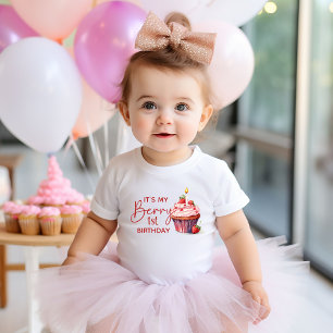 Berry 1. Geburtstag Pinke rote Erdbeercupcake Baby T-shirt