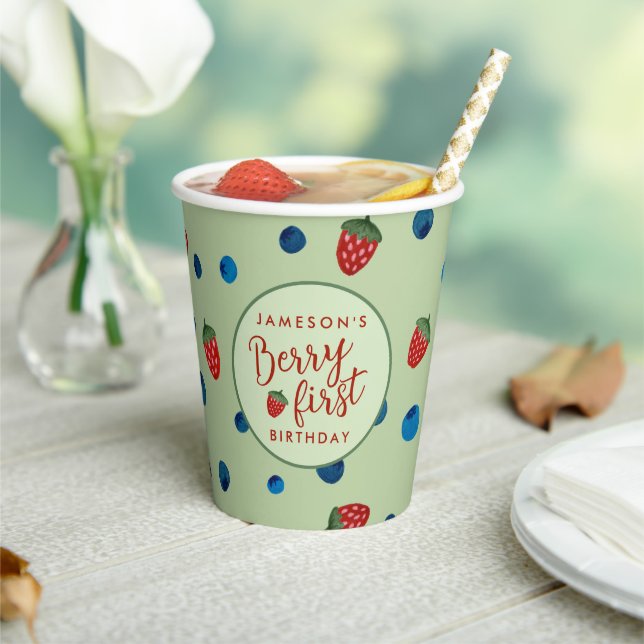 Berry First Birthday Blueberries und Strawberries Pappbecher (In Situ)