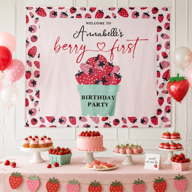 Berry First Birthday Party Strawberry Wandteppich (Von Creator hochgeladen)