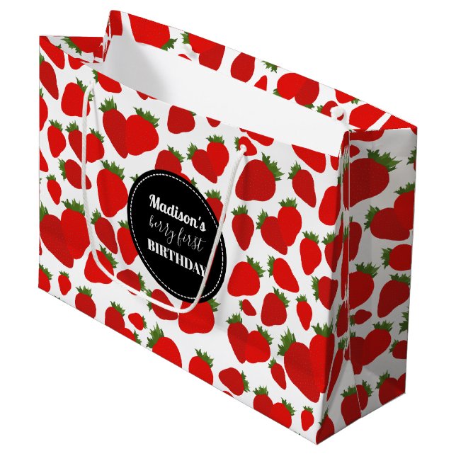 Berry First Birthday Strawberry Große Geschenktüte (Vorderseite Schrägansicht)