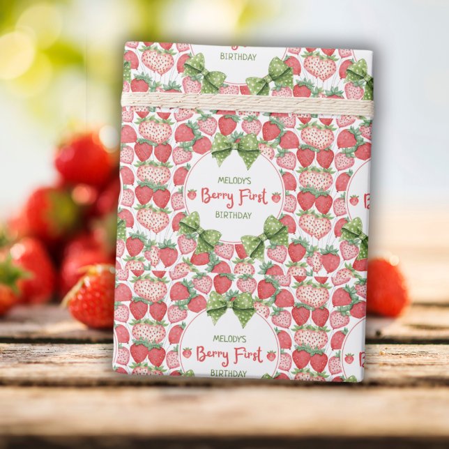 Berry First Birthday Strawberry Party Geschenkpapier (Von Creator hochgeladen)