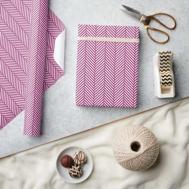 Berry Lila und White Herringbone Geschenkpapier (Kunsthandwerk)