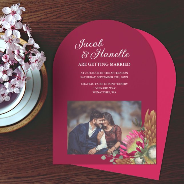 Berry Red, Gold, Beige King Protea Blume Hochzeit Einladung (berry red wedding invitation, magenta pink king protea flower, gold brown pinecones, fall wedding)