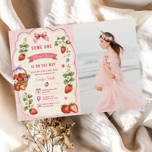 Berry süße Babyparty Coquette Erdbeeren Foto Einladung