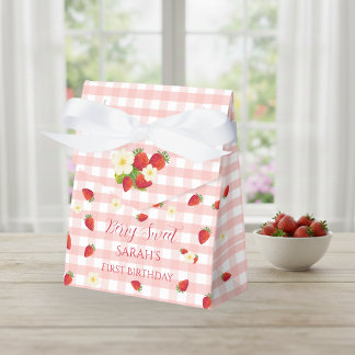 Berry Sweet Strawberry 1st Birthday Party Gift  Geschenkschachtel