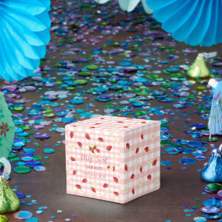 Berry Sweet Strawberry 1st Birthday Party Gift  Geschenkschachtel