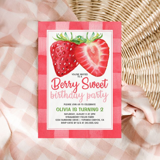 Berry Sweet Strawberry Gingham Girls Birthday Einladung (Von Creator hochgeladen)