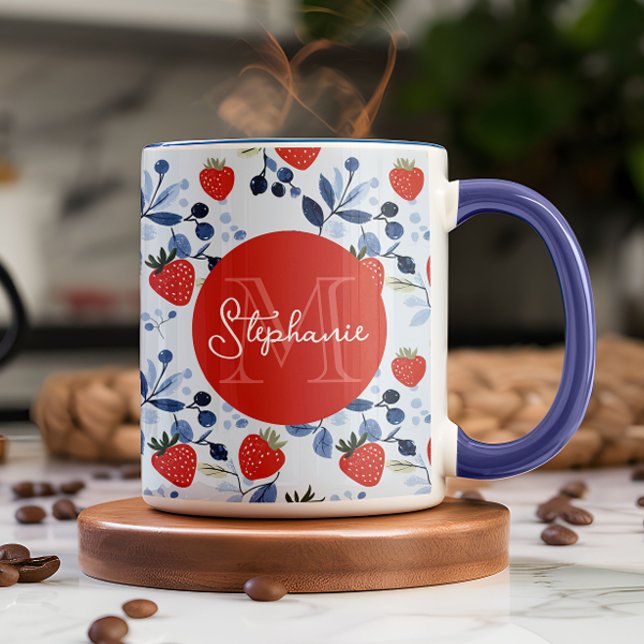 Berry Sweet Strawberry Pattern Tasse (Whether you’re gifting it to a friend or treating yourself, this mug is berry special!)
