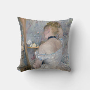 Berthe Morisot - Frau bei ihrer Toilette Kissen