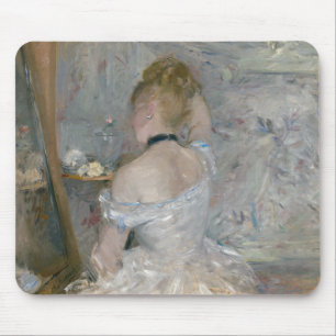 Berthe Morisot - Frau in ihrer Toilette Mousepad