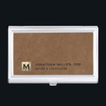 Beruflich Leather Luxury Visitenkarten Dose<br><div class="desc">Behalt deine Visitenkarten, die stilvoll organisiert und geschützt sind, mit diesem modernen Visitenkartengehäuse mit einem goldfarbenen Logo auf braunem Lederhintergrund. Dieser aus hochwertigen Materialien gefertigte Gehäuse ist langlebig und raffiniert und eignet sich somit hervorragend für berufliche Geschäftsreisende. Das Gehäuse ist auch leicht und kompakt, sodass es einfach in einer Tasche...</div>