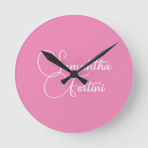 Beruflich minimalistischer Handschriftname pink Runde Wanduhr