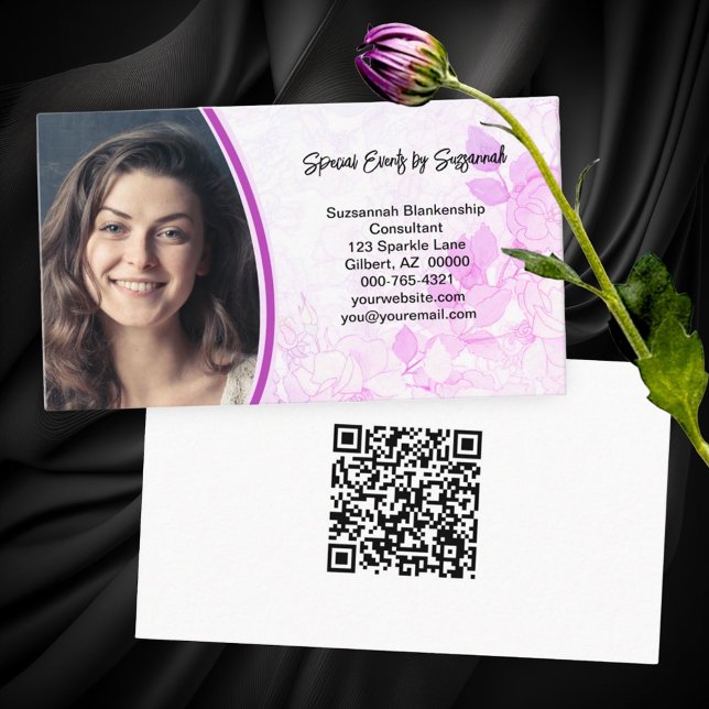 Beruflich rosa floraler Hintergrund Benutzerdefini Visitenkarte (front pastel floral and custom photo; back QR code on white business card)