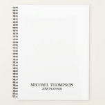 Beruflich Schwarz/Weiß Planer<br><div class="desc">Beruflicher Planer mit individuelle Name und Text in Schwarz-Serif-Schriftart-Stil auf weißem Hintergrund.</div>