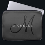 Beruflich Schwarze Monogramm Grau Ihres Namens Laptopschutzhülle<br><div class="desc">Schlichte Minimalistische moderne Designs. Sie sind alle einfach,  attraktiv,  einzigartig.</div>