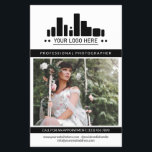 Berufliche Schwarz-Fotografie-Logo Big-Foto Flyer<br><div class="desc">Marketing Flyer für einen beruflichen Fotografen personalisiert mit einem großen Foto, Logo, Kontaktinformationen auf einer Seite, und benutzerdefinierte Text, mehr Fotos, Profil-Foto in einem charmanten, sauberen Schwarz-Weiß-Design. Feminine und schicke berufliche Fotografie Flyer in einem sauberen Design mit schwarzem Akzent Farbe und ein charmantes Drehbuch personalisiert mit Ihrem Logo und Fotos,...</div>