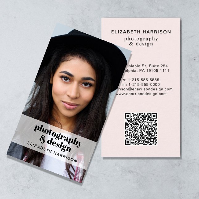 Beruflicher Foto QR-Code Rosa Visitenkarte (Capture attention, make connections, and leave a lasting impression with our modern QR business card)