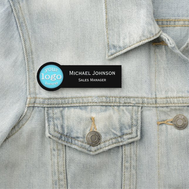 Beruflicher moderner Logo-Mitarbeiter Namensschild (Beispiel)