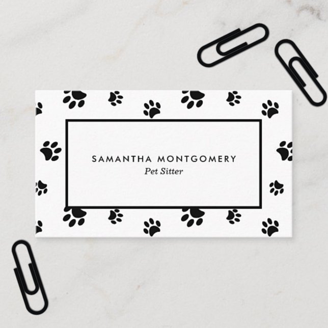 Beruflicher Pet-Sitter mit weißer und schwarzer Fa Visitenkarte (White and Black Paw Prints Professional Pet Sitter Business Card)