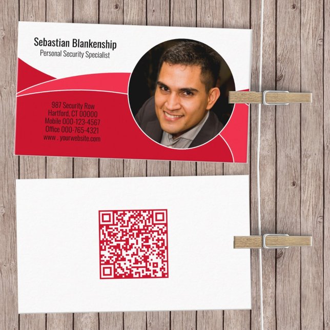 Beruflicher QR-Code für die Red Security Visitenkarte (Von Creator hochgeladen)