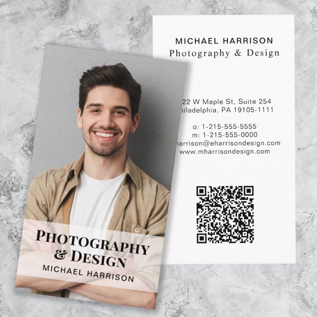 Berufliches QR-Code-Foto Visitenkarte (Make a lasting impression with this modern business card featuring your photo and scannable QR code)