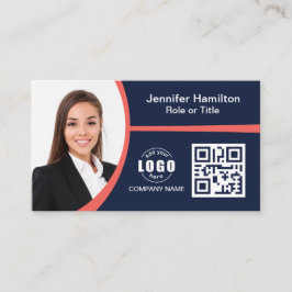 Berufliches Rot, um den QR-Code Ihres Logos hinzuz Visitenkarte