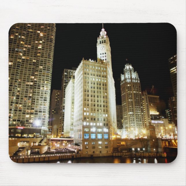 Berühmte Sehenswürdigkeit Chicagos nachts Mousepad (Vorne)