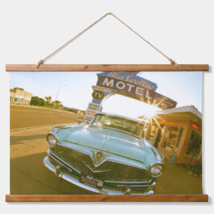 Berühmtes Blue Swallow Motel an der Route 66 Wandteppich Mit Holzrahmen