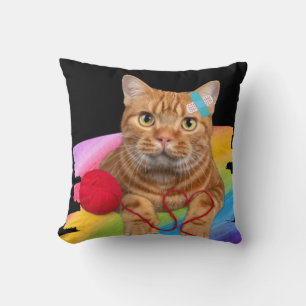 Beschädigte Katze auf Regenbogenuntergrund Kissen