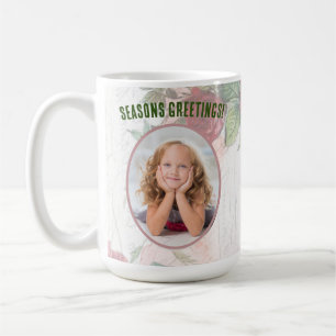 Beschädigte Rote Rosen, die auf Papier geschrieben Kaffeetasse