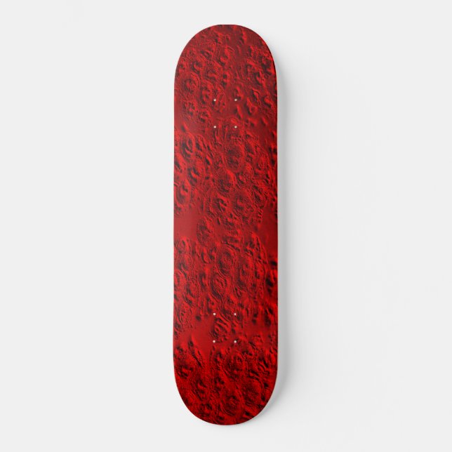 Beschädigtes rotes Metall Skateboard (Vorderseite)