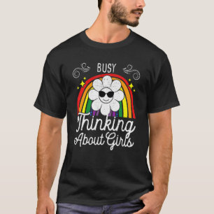 Beschäftigt sich mit Regenbogenflagge Lesbisch Vin T-Shirt