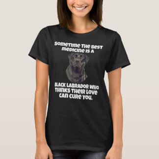 Besitzer eines schwarzen Labradors ist manchmal da T-Shirt
