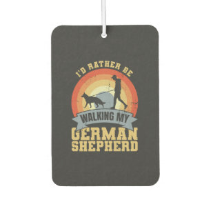 Besitzer von Vintage-Deutschen Schäferhunden sagt Autolufterfrischer