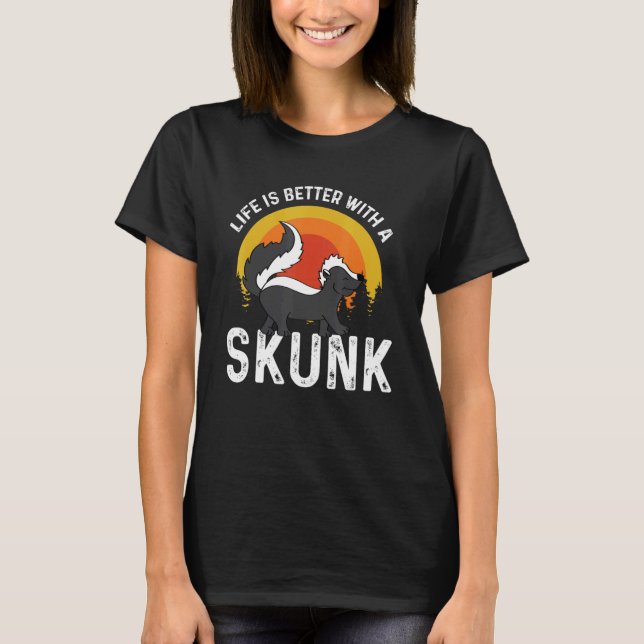 Besser mit Skunk Nature and Animal T-Shirt (Vorderseite)