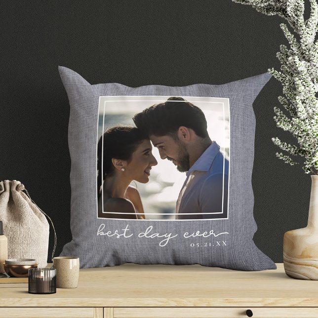 Best Day Ever Foto Script neu verheiratet Hochzeit Kissen (Celebrate forever! Our 'Best Day Ever' photo script pillow with your wedding date)