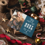 Best Ever Hund Vater | FOTO Feiertagskarte<br><div class="desc">An dieser Weihnachtszeit feiern wir unsere vierbeinigen besten Freunde und die Menschen, die sie bedingungslos Liebe haben. Karo aus unserer "Happy Howlidays" Karte, personalisiert mit dem Namen deines Nachwuchses und einem beliebten Foto. Ideal, um den weltbesten Hundevater zu schenken! Mit einem zusätzlichen Pfotendruck zum Siegel des Deals, ist dies nicht...</div>