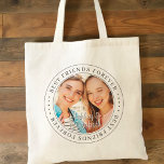 Best Friends Forever BESTE FREUNDIN Einfaches Mode Tragetasche<br><div class="desc">Dieses einfache und klassische Design besteht aus Serifentypografie und fügt ein benutzerdefiniertes Foto hinzu. "Die besten Freunde für immer" umkreist das Foto Ihrer Freunde</div>