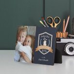 Best Poppop By Par | Golf Opa Foto Fotoplatte<br><div class="desc">Feiern Sie einen golfliebenden Großvater an diesem Vatertag oder Großelterntag mit dieser phantastischen,  maßgeschneiderten Foto-Plakette. Im Design steht ein golfthematisches Abzeichen mit den Begriffen "Best Poppop By Par" mit grünen Lorbeeren und einer Golftasche,  neben einem Foto seiner Enkel. Personalisieren Sie Ihre Daten mit Namen oder einer benutzerdefinierten Nachricht.</div>