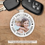 BEST STEPDAD EVER FOTO PERSONALISIERT SCHLÜSSELANHÄNGER<br><div class="desc">Erstellen Sie einen personalisierten Schlüsselanhänger mit Foto für den BEST STEP VATER EVER (oder Ihren benutzerdefinierten Text) in Ihrer Auswahl von Text-, Dot- und Hintergrundfarben (schwarz auf weiß). Das Design wird auf der Rückseite dupliziert. Wenn Sie Farbänderungen vornehmen, nehmen Sie die gleichen Änderungen auf der Rückseite vor. HILFE: Für Hilfe...</div>