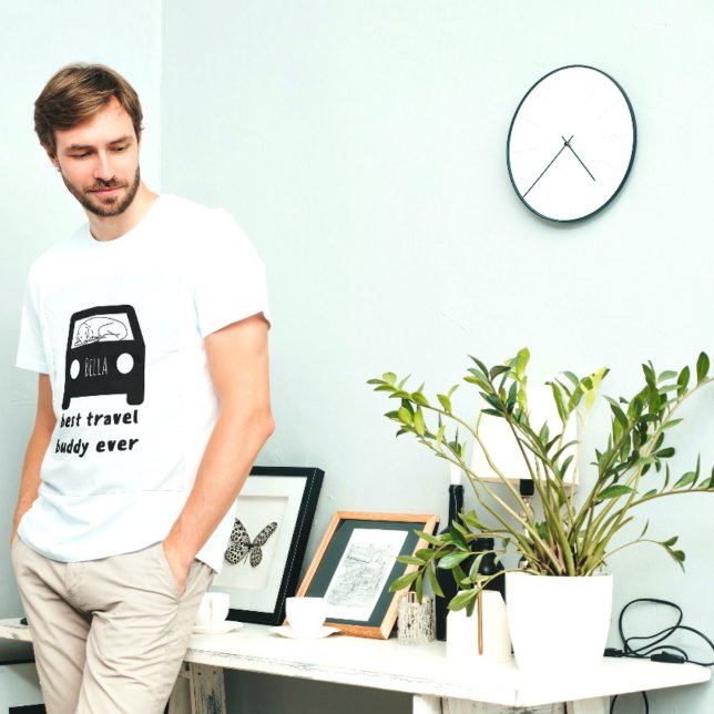 Best Travel Buddy Ever (Name des Hundes einfügen) T-Shirt (Von Creator hochgeladen)