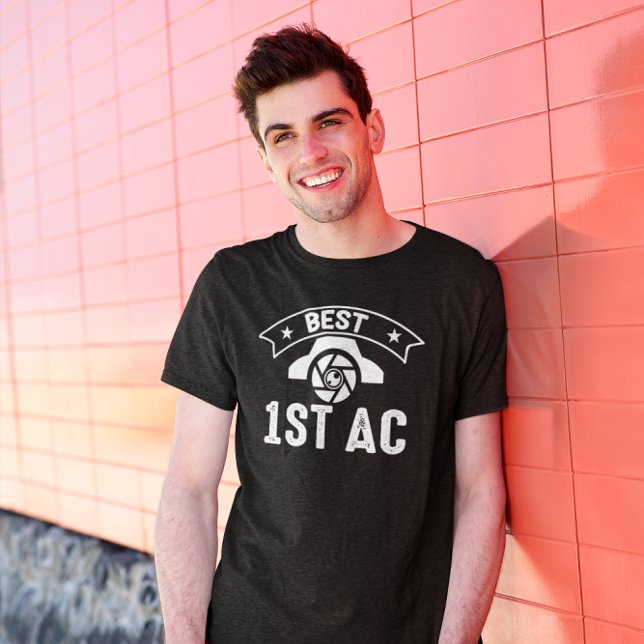 Beste 1. AC - Camera-Assistent T-Shirt (Von Creator hochgeladen)