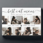 Beste Cat-Mama: Custom Mother's Day Cat Foto Fotoplatte<br><div class="desc">Feiern Sie die Bindung zwischen einer katzenliebenden Mutter und ihren geliebten Pelzbabys mit unserem Mother's Day Cat Foto Plaque. Diese mit Liebe gearbeitete und mit dem Bild ihrer lieben Gefährten verzierte Tafel ist die wahre Hommage an die "beste Katzenmutter aller Zeiten". Es ist ein herzlicher Weg, ihre Rolle als pflegende...</div>
