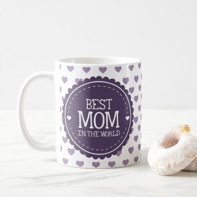 Beste Mama in den Herzen und im Kreis der Violette Tasse (Mit Donut)