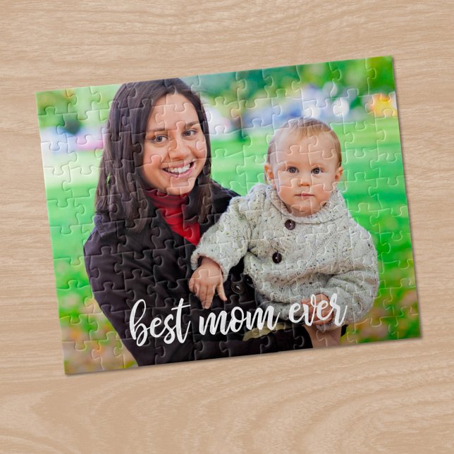 Beste Mama je benutzerdefiniertes Foto Modernes We Puzzle (Best Mom Ever Custom Photo Modern White Script Jigsaw Puzzle, in situ)