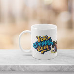 Beste Mohnblume je | Opa-Foto Kaffeetasse<br><div class="desc">Erinnern Sie Großvater an seinen besten Status,  den dieser Vatertag oder Großeltertag je erlebt hat. Custom Foto Tasse verfügt über zwei Fotos mit "Best Poppy Ever" auf jeder Seite in Retro-blau und gelb Schrift.</div>