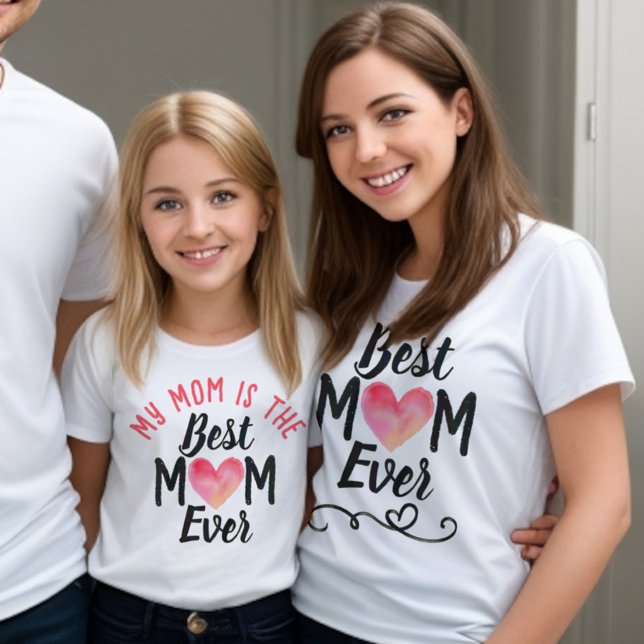 Beste Mutter je typografisch rosa Herz der Aquarel T-Shirt (Mom and daughter tee. Best mom ever typography and pink heart. My mun is the best mom ever.)