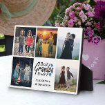 Beste Opa je Script Blue Herz Foto Collage Fotoplatte<br><div class="desc">Feiern Sie die besondere Bindung zwischen Opa und seinen Enkelkindern mit dieser herzzerwärmenden Collage-Plakette aus Foto! Mit einem stilvollen "Best Opa Ever"-Skript mit charmanten blauen Herzen lasse dieser individuell gestaltbare Sake, Enkel-Namen und bis zu 5 hoch geschätzte Fotos der Familie hinzuzufügen. Es ist ein perfektes, bedeutendes Geschenk für jeden Anlass,...</div>