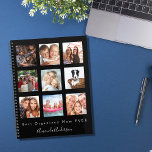 Beste organisierte Mama Foto Familie Collage Schwa Planer<br><div class="desc">Machen Sie Ihr eigenes Foto als Geschenk für Ihre Mutter. Verwenden Sie vier, neun Ihrer Lieblings-Fotos Ihrer Mutter, ihrer Kinder, Familie, Freunden oder Haustier! Mit dem Text: Beste organisierte Mama je. Personalisieren und fügen Sie ihren Namen mit einem modernen handgeschriebenen Stil Skript geschrieben. Schwarzer Hintergrund, weißer Text. Perfekt als Geburtstag,...</div>